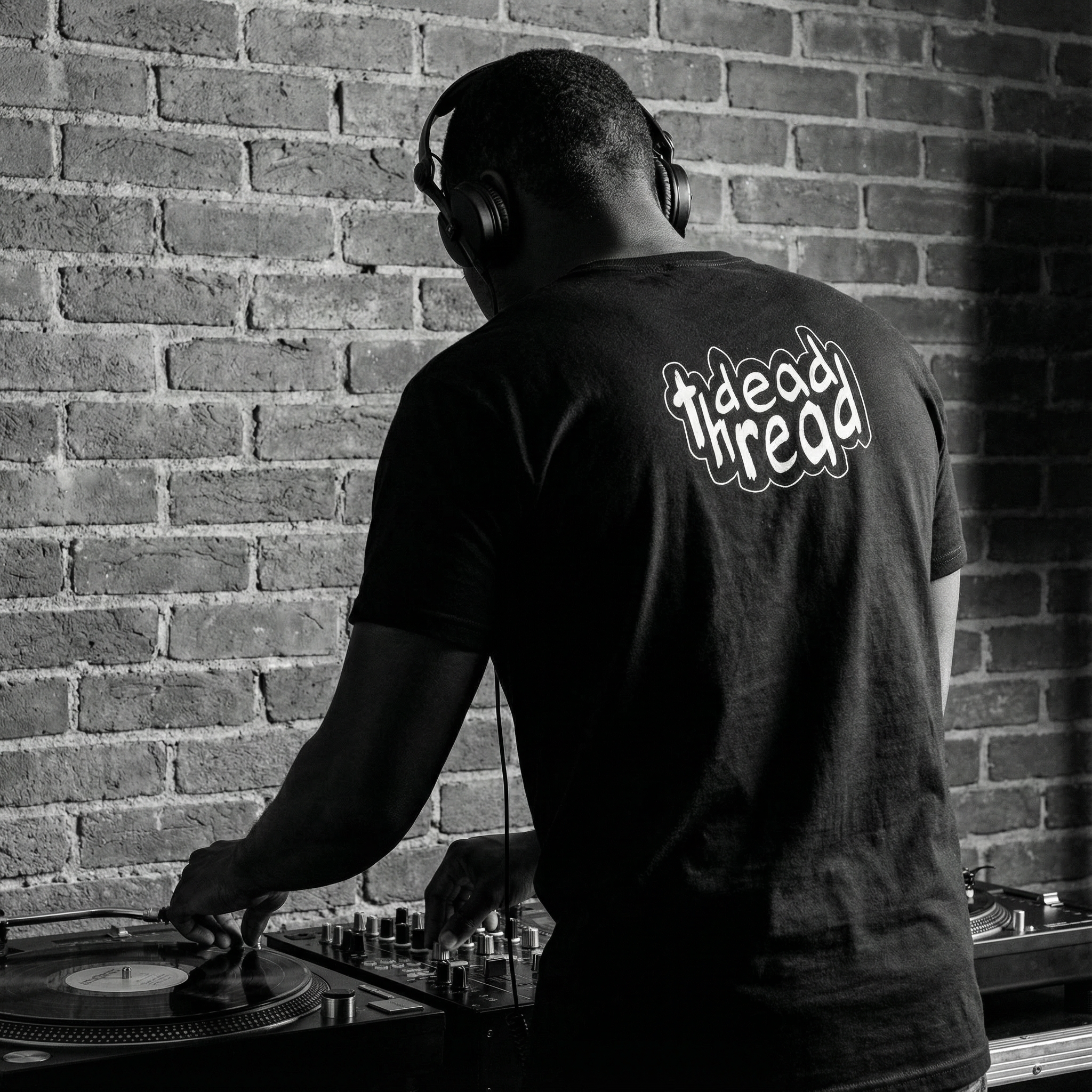 deadthread signature t-shirt